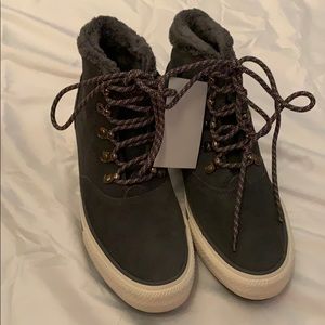 Woman’s Converse Sneakers